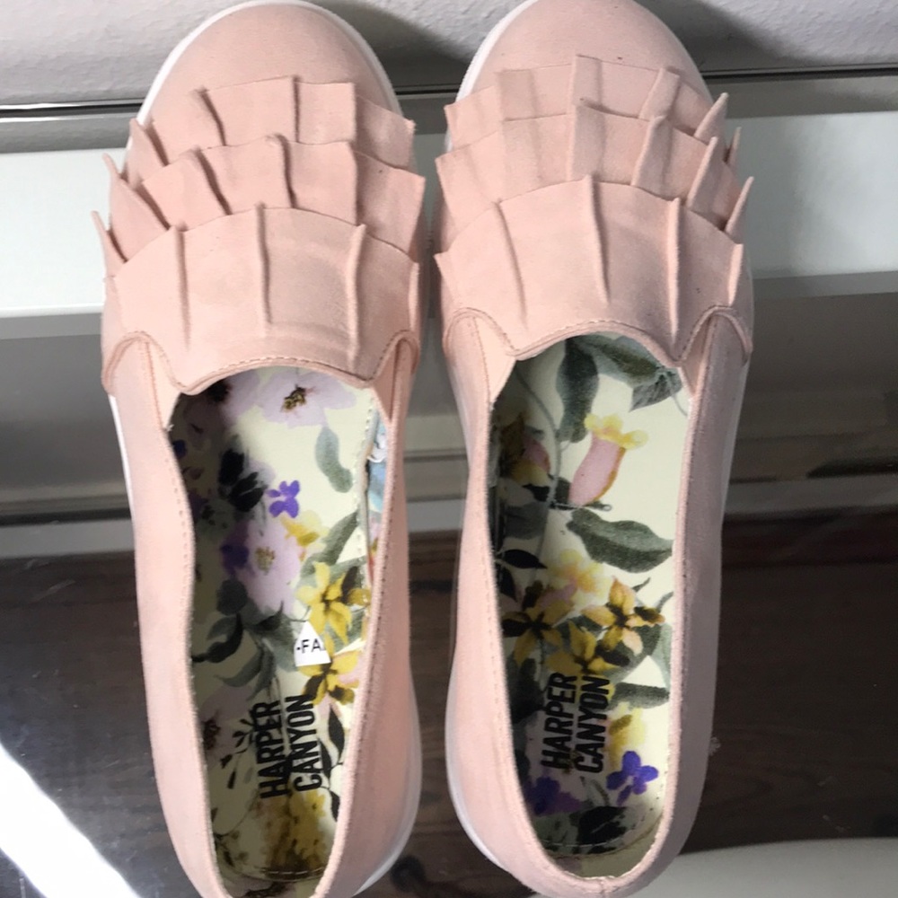 NEW girls shoes